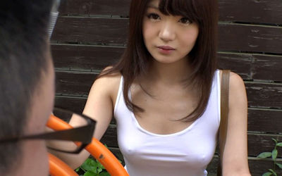 服から乳首が透けてるノーブラポッチのエロ画像 ③