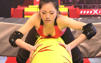 スポブラ胸チラエロ画像！谷間や隙間がエッチなスポーツブラジャー ④