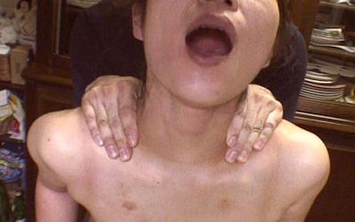家庭内でセックスしてる性生活個人撮影のエロ画像 ②