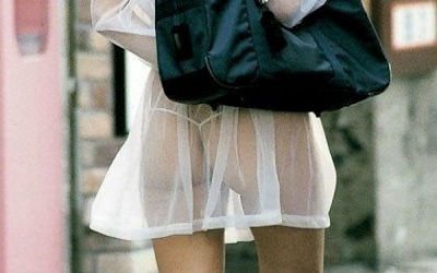 JKのスカートからパンツや太ももが透けてるエロ画像 ④