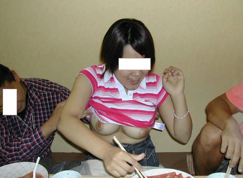 おっぱいとおっさんのエロ画像