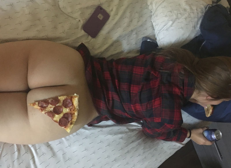 セクシーピッツァ！ピザ大好き外国人のエロ画像