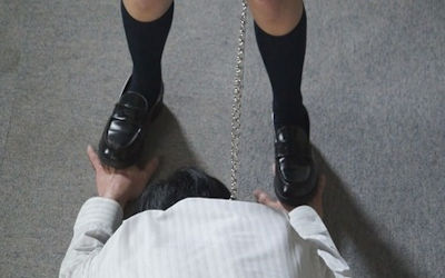 ドSな女王様JKのM男踏みつけエロ画像 ①