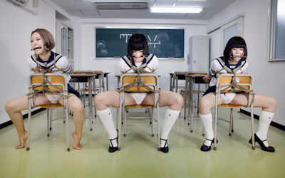 連縛という複数同時緊縛のエロ画像 ③