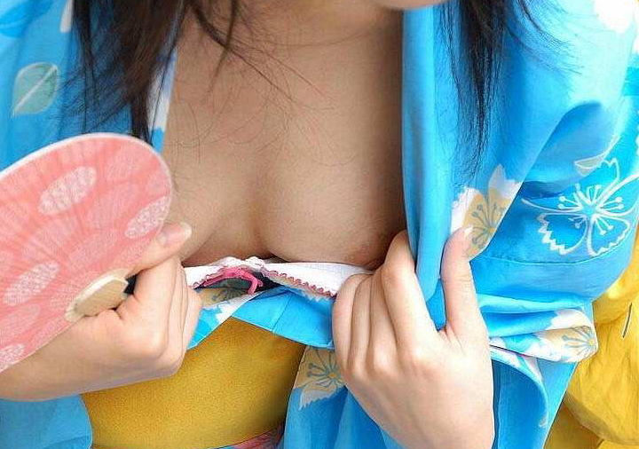 浴衣 ブラジャー ブラチラ ブラモロ エロ画像【17】