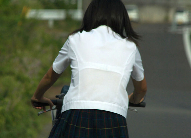 JKもOLもブラジャー透けてる白ブラウスの透けブラ画像