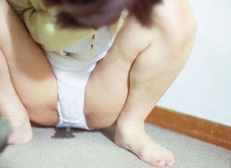 おばさんがお漏らししてる着衣失禁熟女のエロ画像