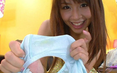 美女の可愛い顔と脱ぎたてパンツのエロ画像 ③