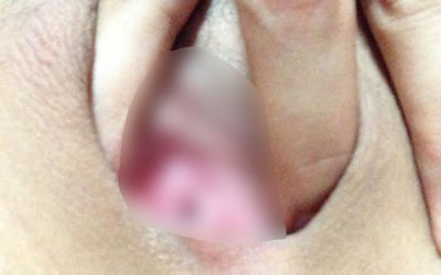 素人が自撮りでまんこの写真撮影してるエロ画像 ②
