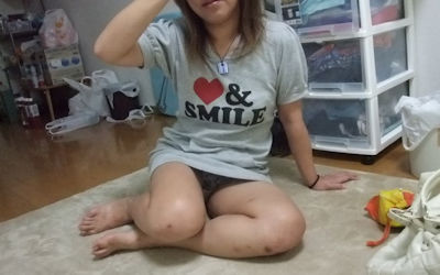 熟女・人妻の家庭内パンチラパンモロ画像集 ②
