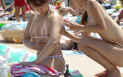 シースルーマイクロビキニという極小透け水着のエロ画像 ①