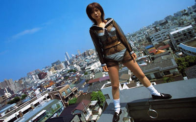 JKが透けるシースルー制服のエロ画像 ①