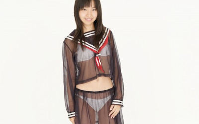 JKが透けるシースルー制服のエロ画像 ②