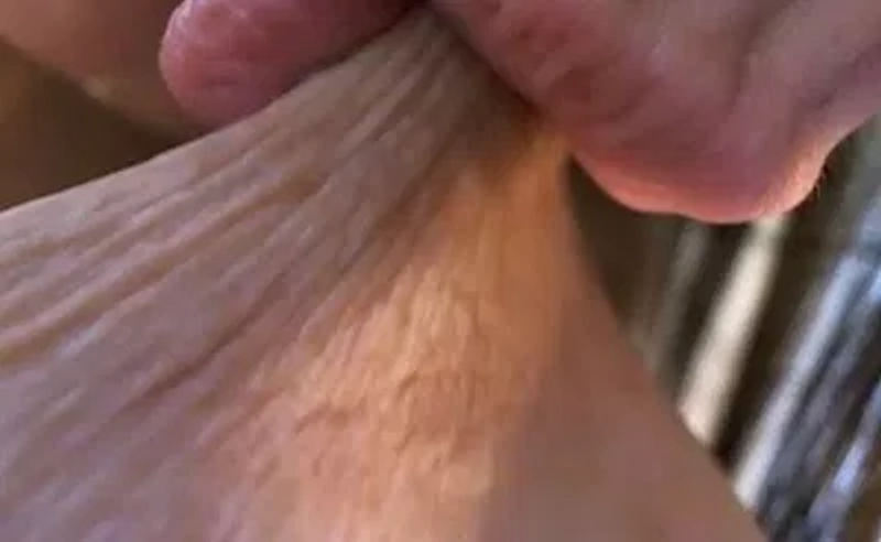 ドアップ 乳首舐め 乳首吸い 接写 エロ画像【13】