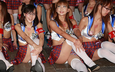 イベントコンパニオンのパンツ見放題なパンチライベコン画像集 ③