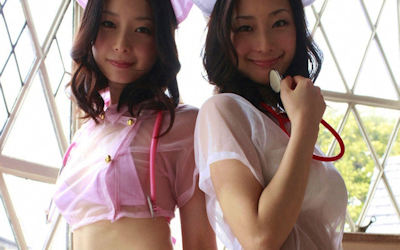 ナース服が透け透けでスケベなシースルー看護師のエロ画像 ①