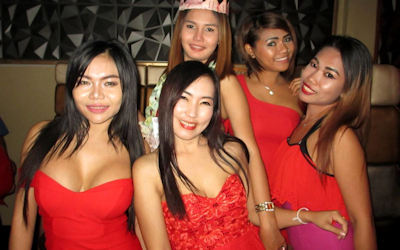 タイのセクシーガールズバーでクリスマスイベント中の画像集 ③