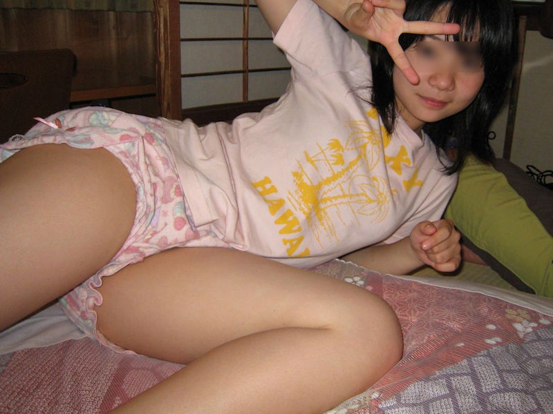 女の太ももはムチムチに限るエロ画像