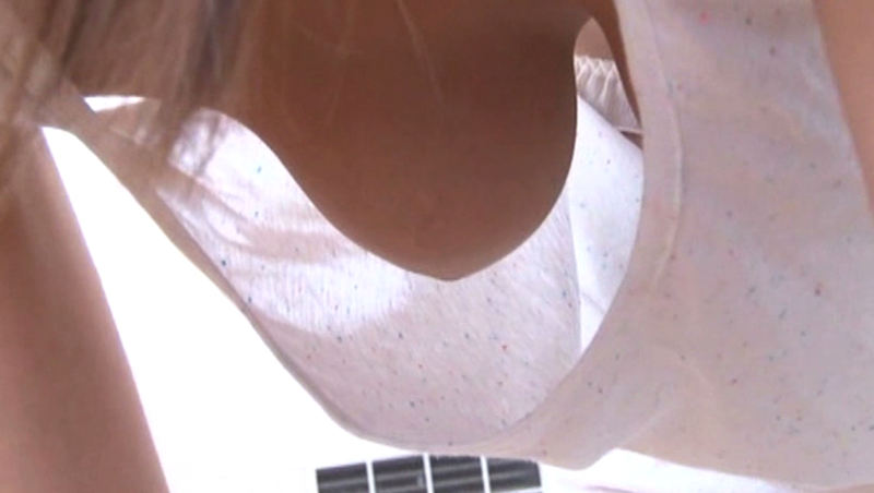 ノーブラ 巨乳 胸チラ おっぱい ぽろり エロ画像【22】