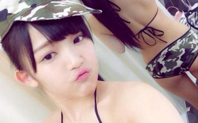 アヒル口のぶりっ子仕草で自撮りしたエロ画像 ④