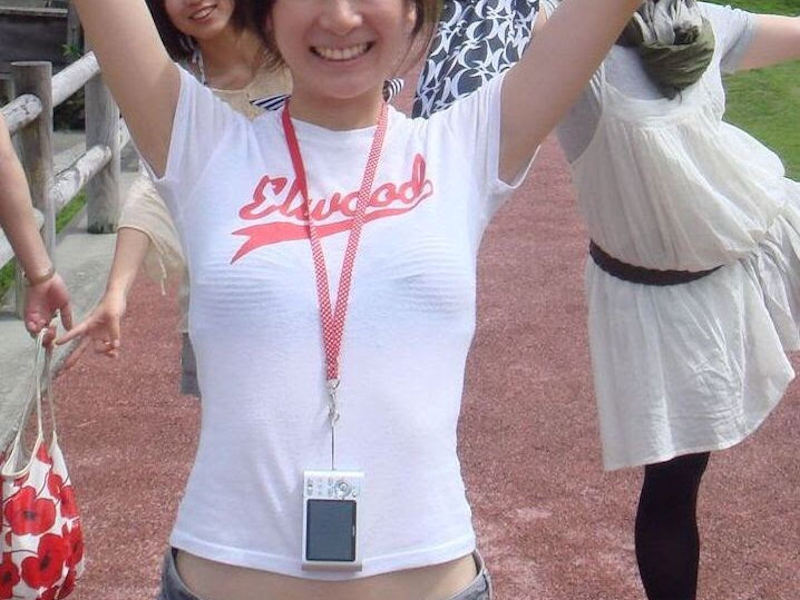 たかが透けブラの街中画像まとめ