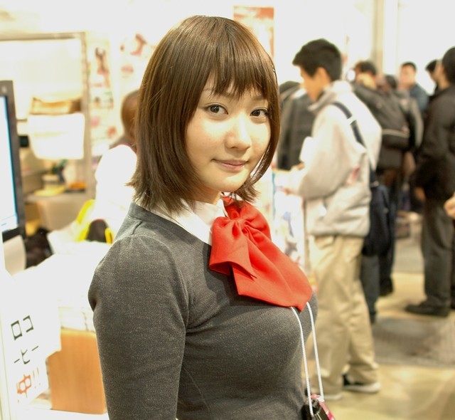 おっぱい 着衣巨乳 横乳 エロ画像【4】