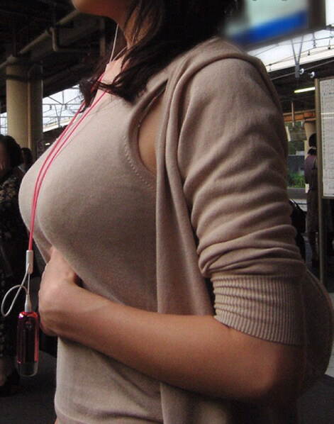 おっぱい 着衣巨乳 横乳 エロ画像【25】