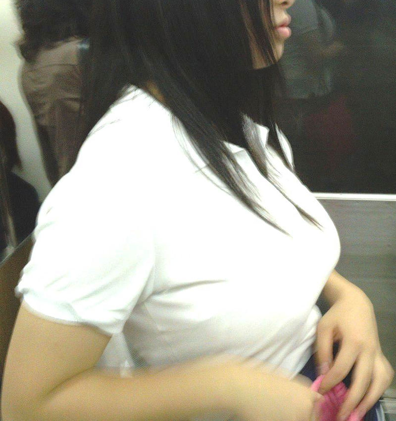 おっぱい 着衣巨乳 横乳 エロ画像【32】