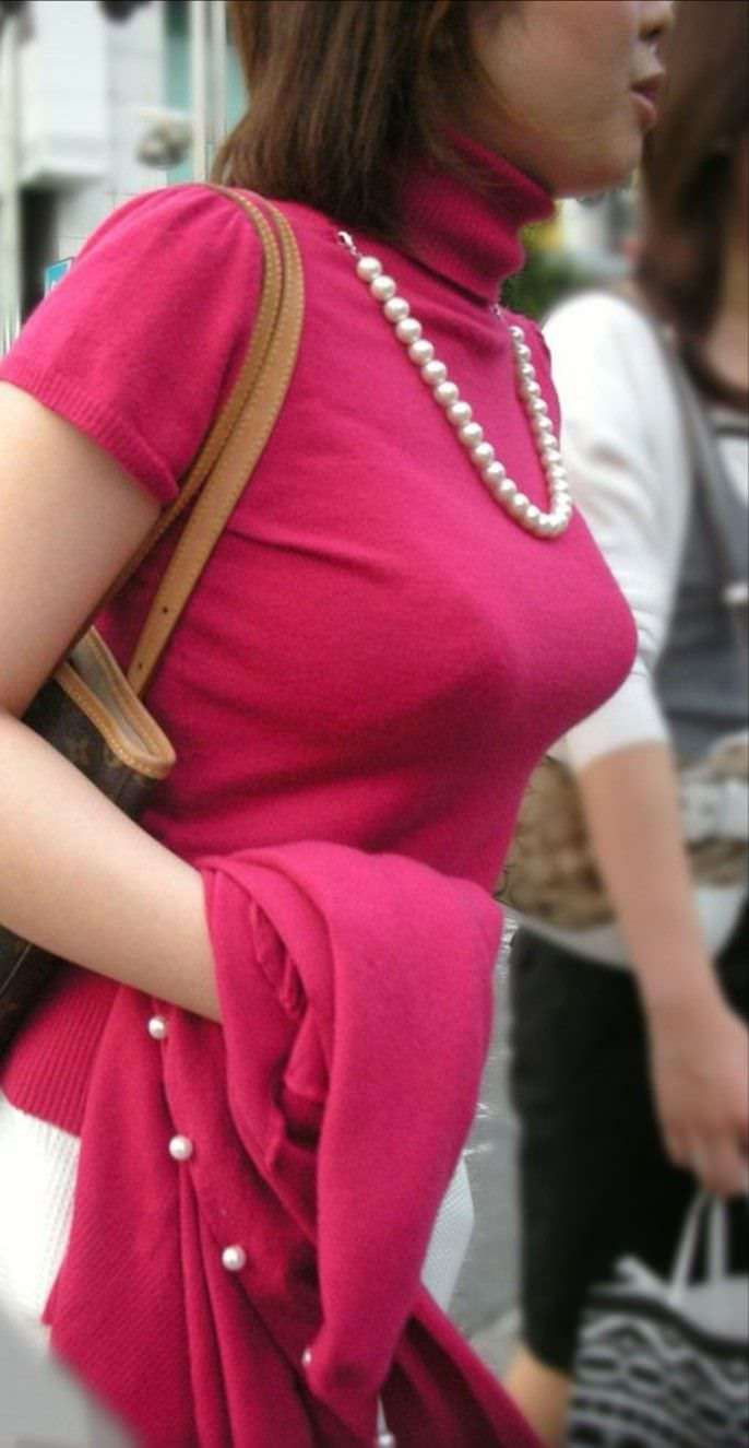 おっぱい 着衣巨乳 横乳 エロ画像【50】