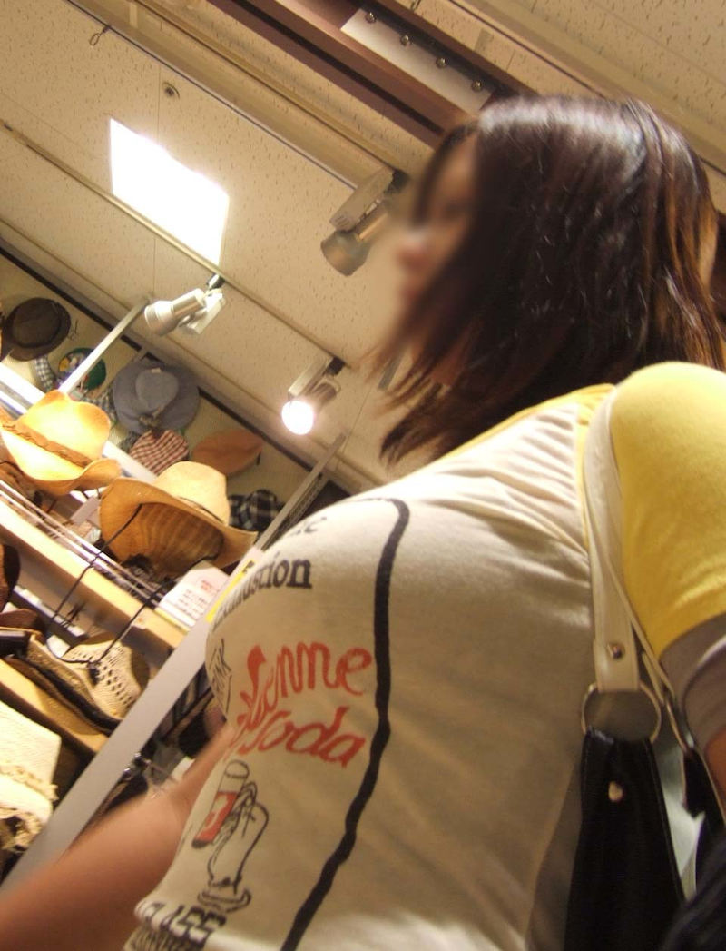 おっぱい 着衣巨乳 横乳 エロ画像【53】