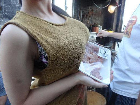 おっぱい 着衣巨乳 横乳 エロ画像【67】
