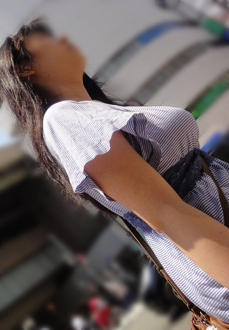 おっぱい 着衣巨乳 横乳 エロ画像【77】