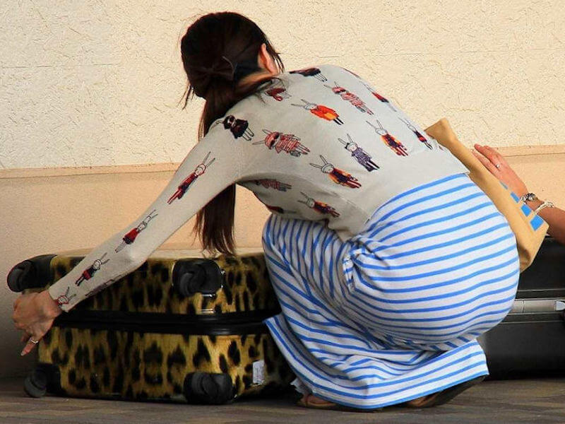 お尻のラインがエッチなワンピース街撮り画像