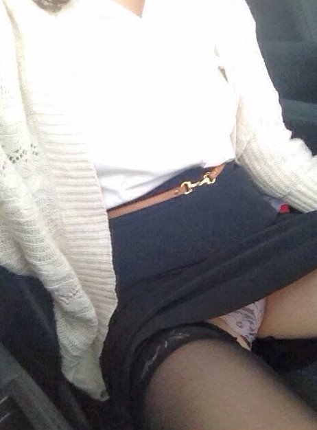 ミニスカ 車 パンチラ エロ画像【29】