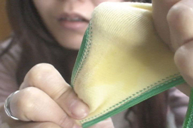 パンツのシミ 見せる 脱ぎたて 染みパン エロ画像【52】