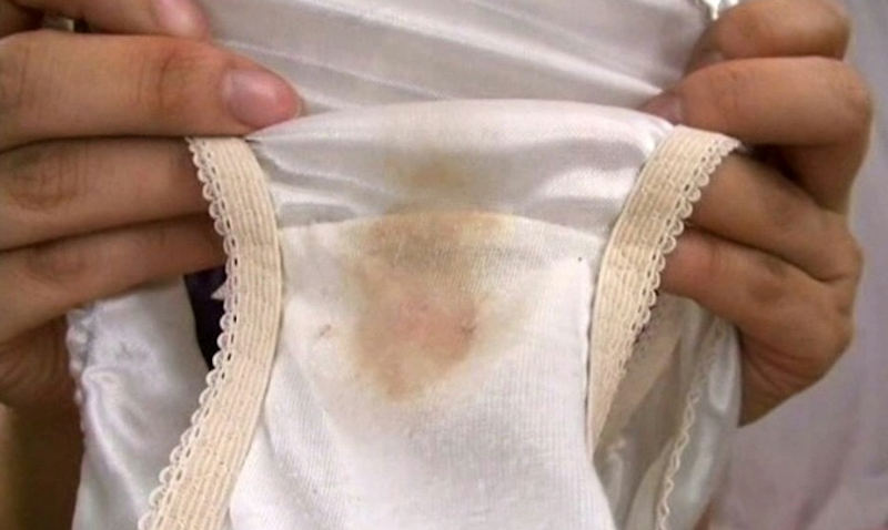 パンツのシミ 見せる 脱ぎたて 染みパン エロ画像【57】