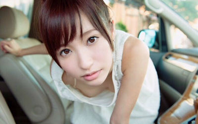 可愛いギャルの胸チラが勃起を促すエロ画像 ①