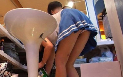 働く女性の職業色々パンチラまとめ ①