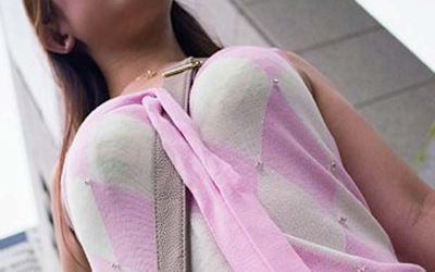 着衣巨乳おっぱいに正面から向き合うエロ画像 ②