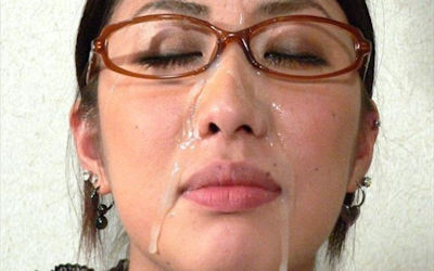 熟女に精子ぶっかけた顔射おばさんのエロ画像 ③