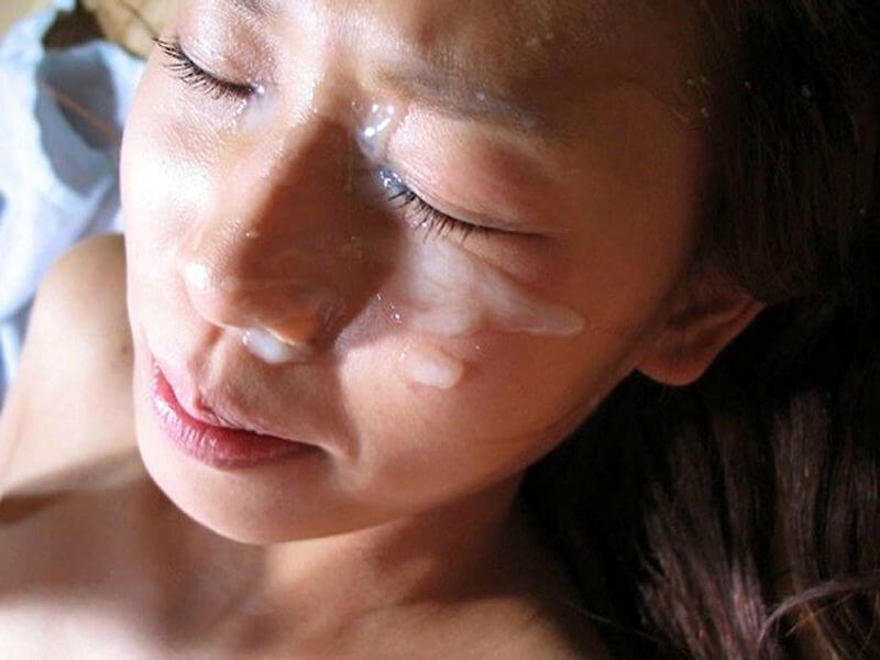 熟女に精子ぶっかけた顔射おばさんのエロ画像