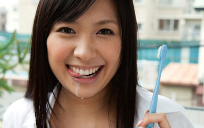 歯ブラシ舐めたい歯磨き美女のエロ画像 ②