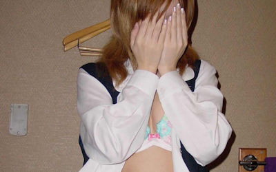 顔を隠して顔出しを嫌がるOLのエロ画像 ③