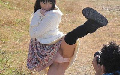 半端ねぇパンチラキックのエロ画像 ①