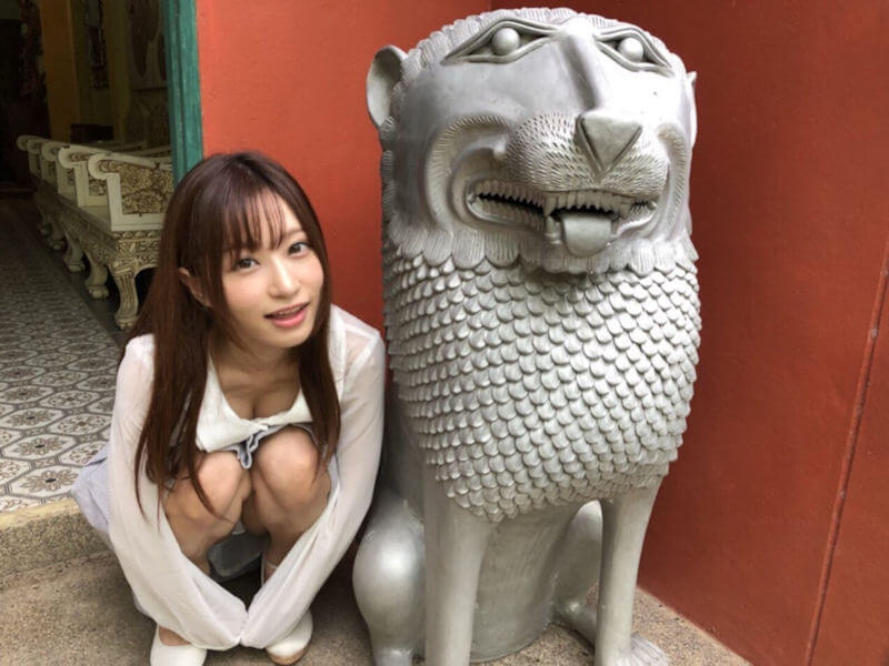 抜けるパンツ見せパンチラのエロ画像