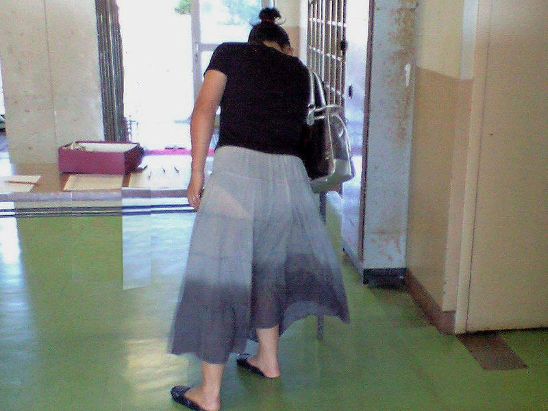 ロングスカート・マキシワンピの透けパン画像