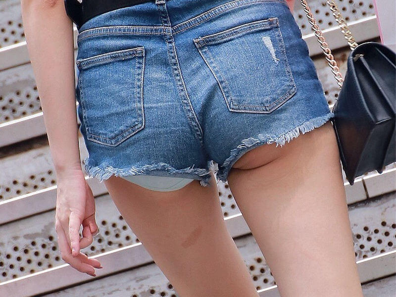 ホットパンツ街撮り（お尻ハミケツ）画像集