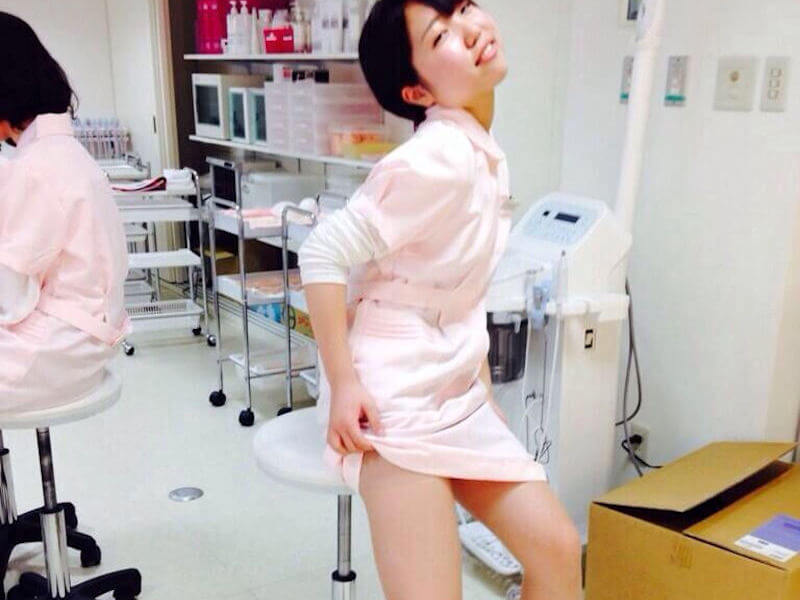 ミニスカナースの太もも出し過ぎエロ画像