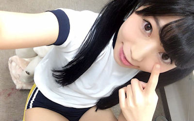 ブルマ美女の体操服姿自撮りのエロ画像 ②