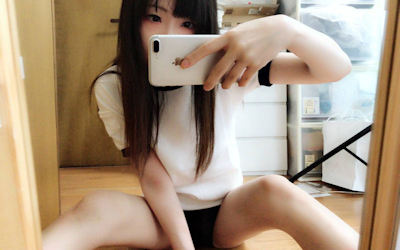 ブルマ美女の体操服姿自撮りのエロ画像 ④